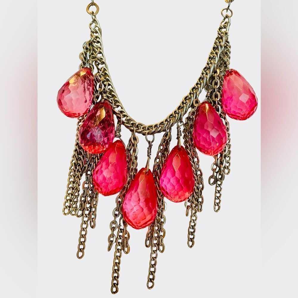 RASPBERRY‎ GLASS WITH SILVERTONE TASSEL NECKLACE